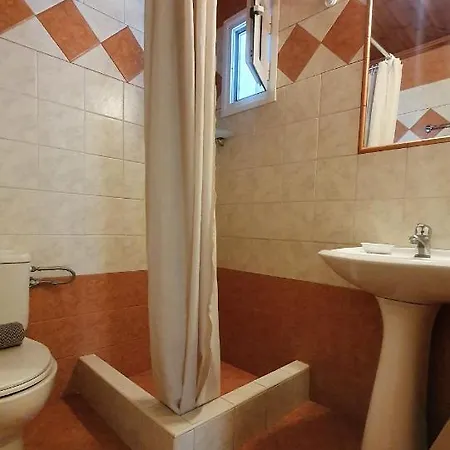 Rodon Garden Centre بيت ضيافة